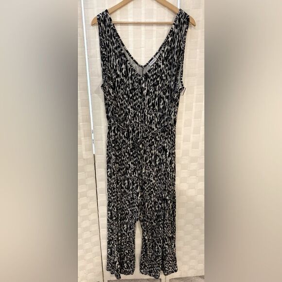 Avenue Black & White V-Neck Jumpsuit Plus Size 4X – NWT Effortless Chic - Picture 6 of 12